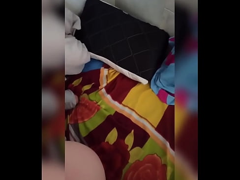 ❤️ منهنجي روم ميٽ گهر ۾ اڪيلي رهي ٿي ڇاڪاڻ ته هن جو مڙس موڪلن تي وڃي ٿو ۽ مان موقعو وٺان ٿو ته هن کي چوسان ۽ هن جي گدا کي کير سان ڀريان. ️❌  اسان وٽ
